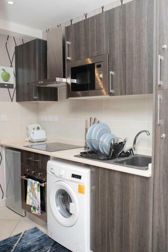 Luxury Serviced Studio Apartment,embassy Gardens