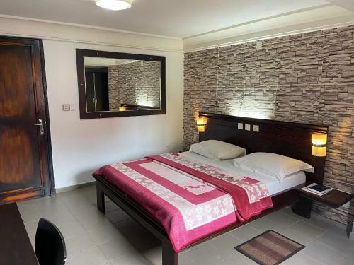 Feuguiff Hotel