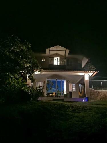 Casa De Monta�a En La Laguna De San Carlos