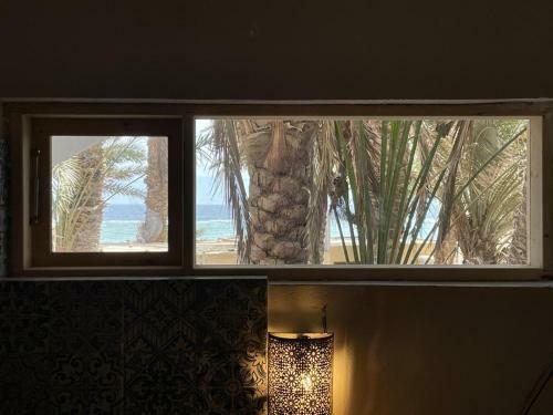 Sea View Apartment, 10 Meter From The Beach
