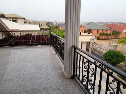 9 Roses Hotel