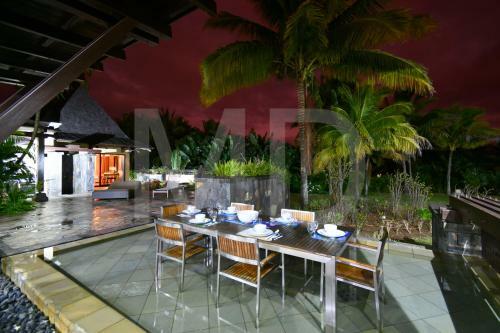 Villa Corallia, Tropical Mansion