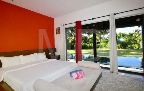 Villa Corallia, Tropical Mansion