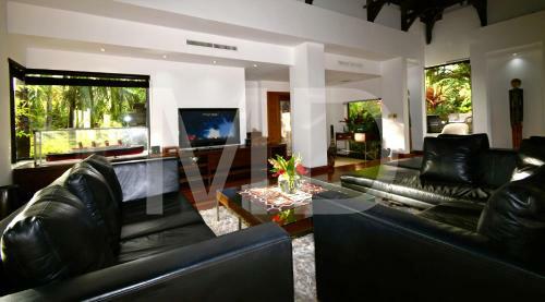 Villa Corallia, Tropical Mansion