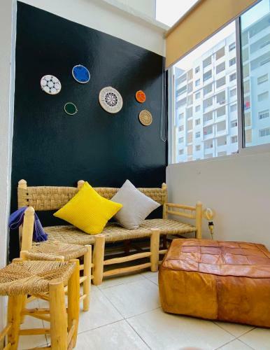 Modern Apartment With A Lovely Balcony & Pool