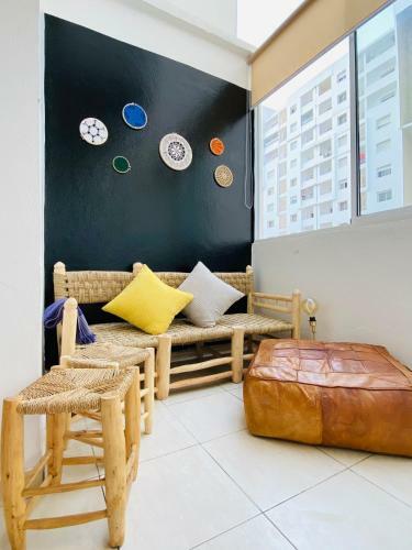 Modern Apartment With A Lovely Balcony & Pool