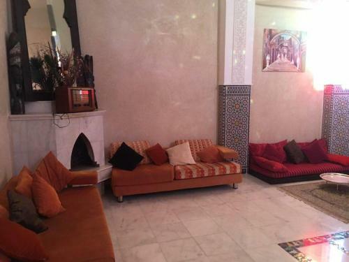 Beach Side 3 Bedrooms Villa With Pool Ref N1050