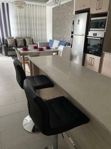 Stylish & Luxury 2-bed Parkside Apart With Pool