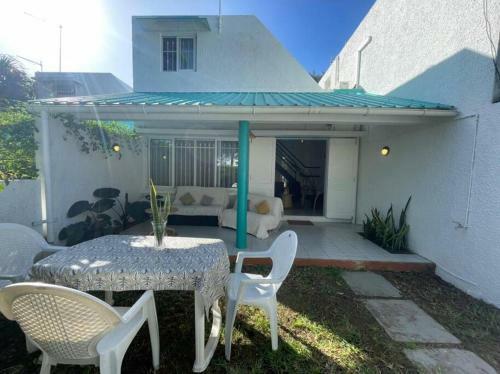 La Case Coco Cozy And Cheerful 3 Bedrooms Duplex