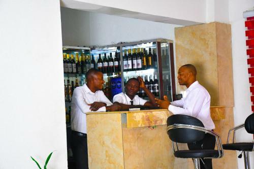Roses Regency Hotel And Suites