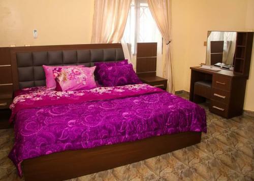 A Lovely 3bedroom Apartment Lifecamp
