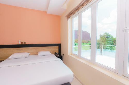 Hotel Zuma Rock Resort
