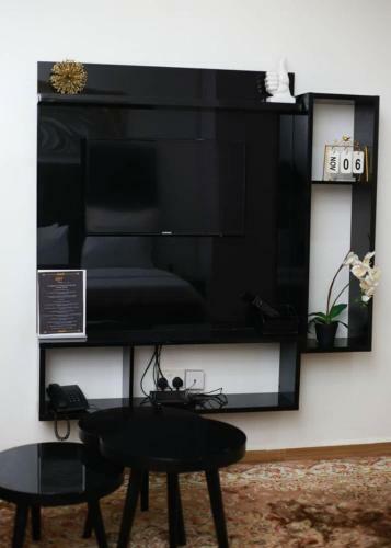 6129 Luxzri Apartment