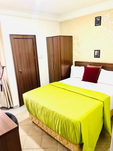 Od-v!ck's Topview, Wuse District, Wifi,dstv, 24hr Power,tight Security