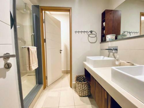 Luxury Waterfront Apartment