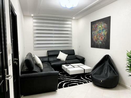 Luxurious Apartment Close To The Sea