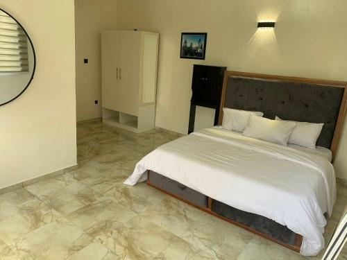 Gray House Apartment In Lekki