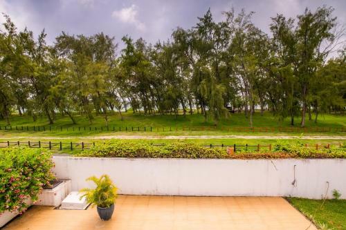 Villa Simone: Sunlit Beach Getaway W/ Pool + Wifi