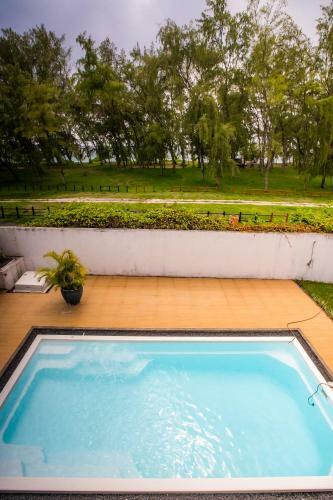 Villa Simone: Sunlit Beach Getaway W/ Pool + Wifi