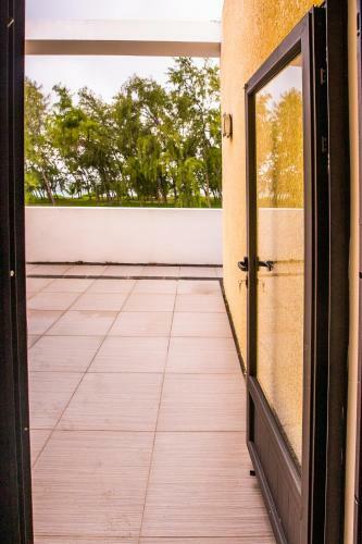 Villa Simone: Sunlit Beach Getaway W/ Pool + Wifi
