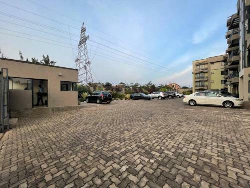 Lovely 3-bedroom Apartment /swimming Pool/gym
