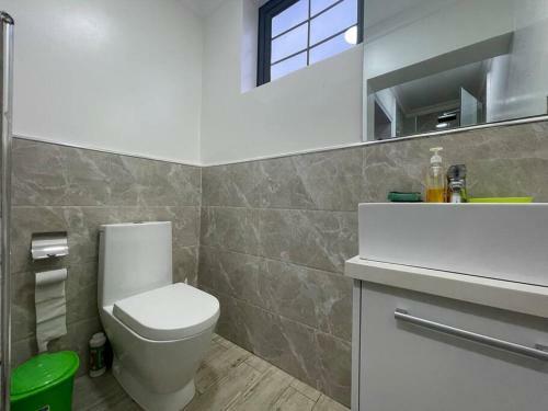 Lovely 3-bedroom Apartment /swimming Pool/gym