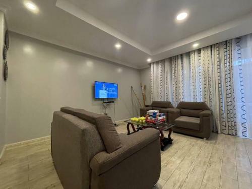 Lovely 3-bedroom Apartment /swimming Pool/gym