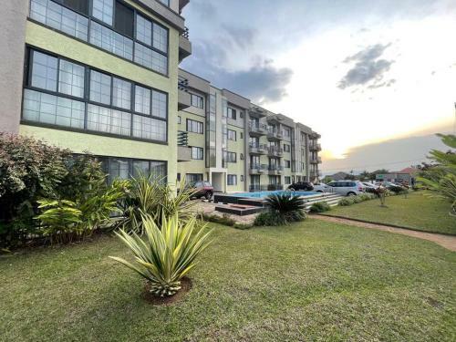 Lovely 3-bedroom Apartment /swimming Pool/gym