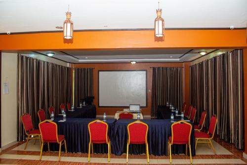 Highlands Suites Hotel