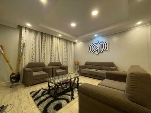 Lovely 3-bedroom Apartment Swimming Poolgym