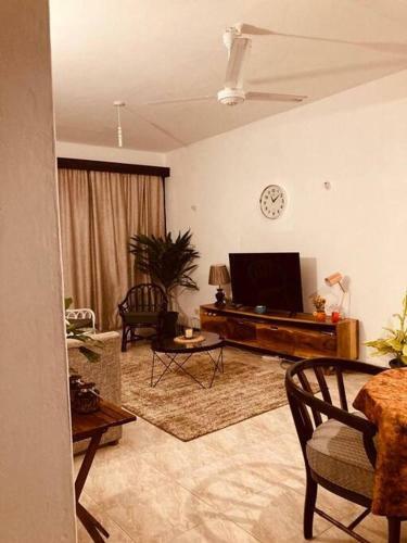 Dee's Apartment