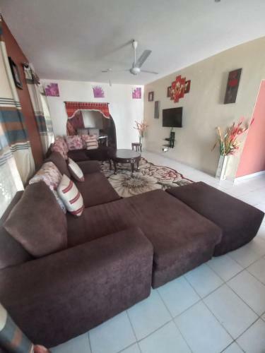4 Bedrooms Green Breeze Villa