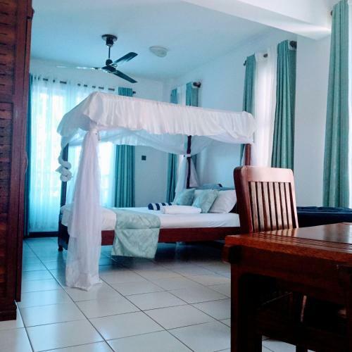 Lovely 1 Bedroom Beach Front Apartment