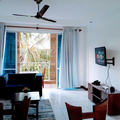 Lovely 1 Bedroom Beach Front Apartment
