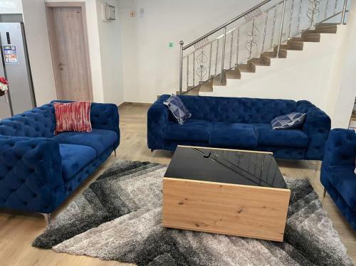Luxury Two Bedroom Self-catering Apartment For Short Or Long Stays