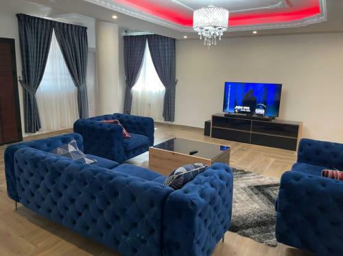 Luxury Two Bedroom Self-catering Apartment For Short Or Long Stays