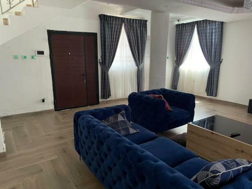 Luxury Two Bedroom Self-catering Apartment For Short Or Long Stays