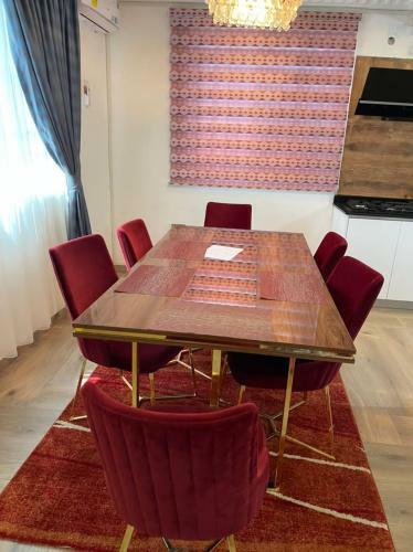 Luxury Two Bedroom Self-catering Apartment For Short Or Long Stays