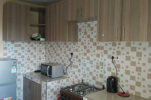 Lovely 2-bedroom Apartment With Ample Parking.