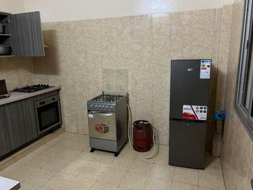 Hostal Chambre Priv�e Climatisee-acces Douche-salon -cuisine-netflix