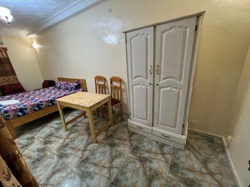 Hostal Chambre Priv�e Climatisee-acces Douche-salon -cuisine-netflix