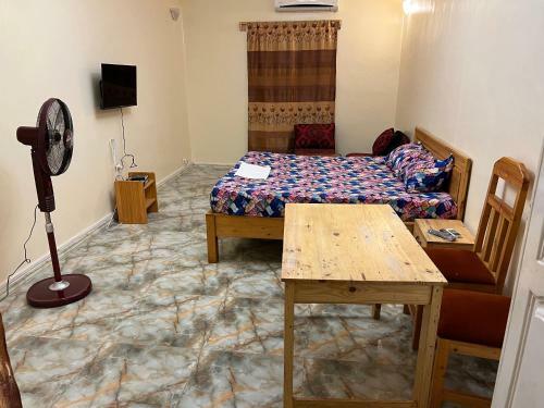 Hostal Chambre Priv�e Climatisee-acces Douche-salon -cuisine-netflix
