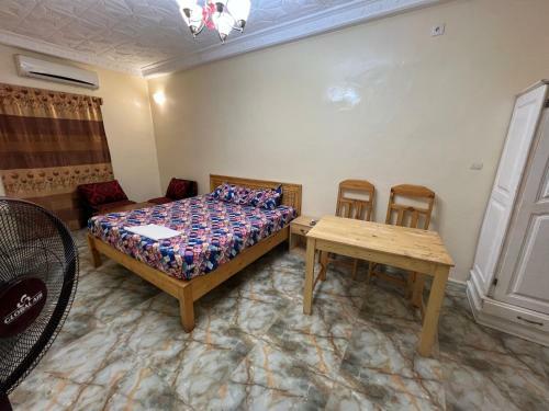 Hostal Chambre Priv�e Climatisee-acces Douche-salon -cuisine-netflix