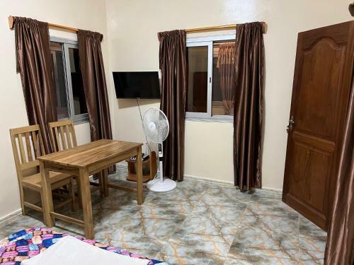 Hostal Chambre Priv�e Climatisee-acces Douche-salon -cuisine-netflix
