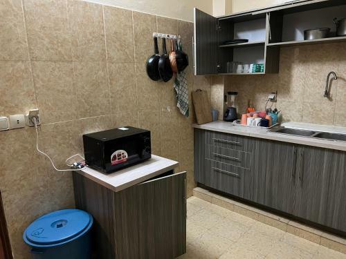 Hostal Chambre Priv�e Climatisee-acces Douche-salon -cuisine-netflix