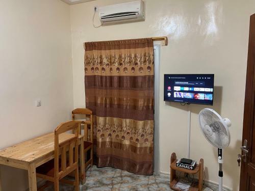 Hostal Chambre Priv�e Climatisee-acces Douche-salon -cuisine-netflix