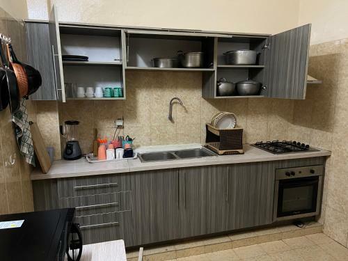 Hostal Chambre Priv�e Climatisee-acces Douche-salon -cuisine-netflix