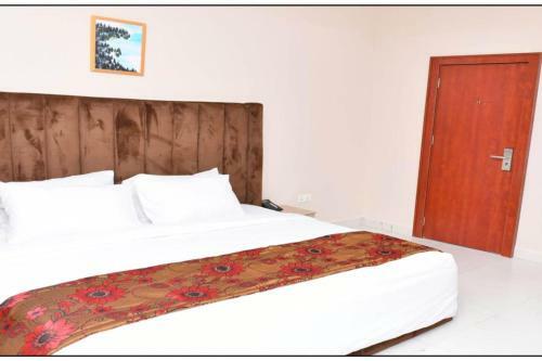 Pearl And Diamond Hotel