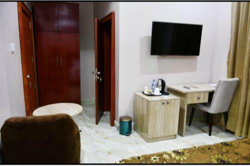 Pearl And Diamond Hotel