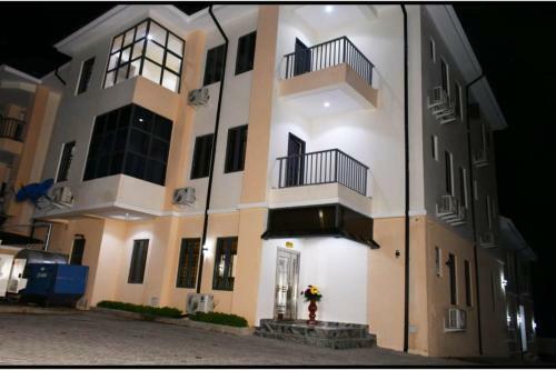 Pearl And Diamond Hotel